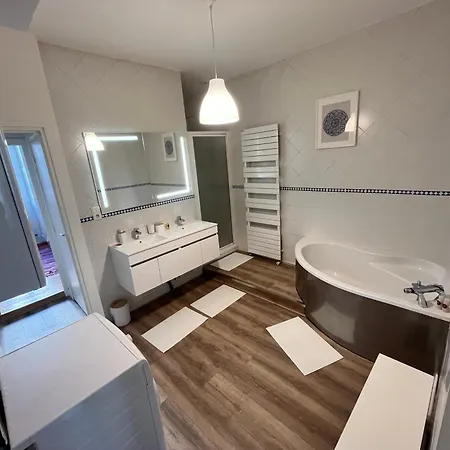 Cosy Center Av Des Etats-unis Apartment